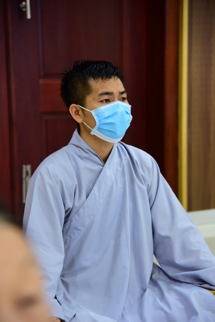 Taking comments to complete recording visual images in the rain season retreat